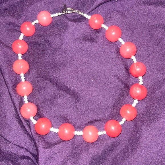 Pink natural stone and mother of pearl necklace - Picture 2 of 4